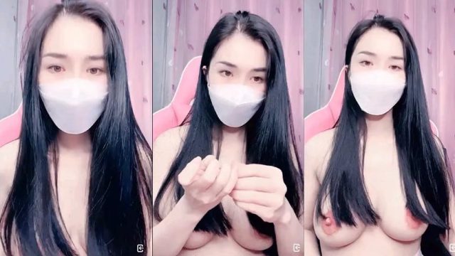 mendesah menikmati rudal besar suami teman sendiri
